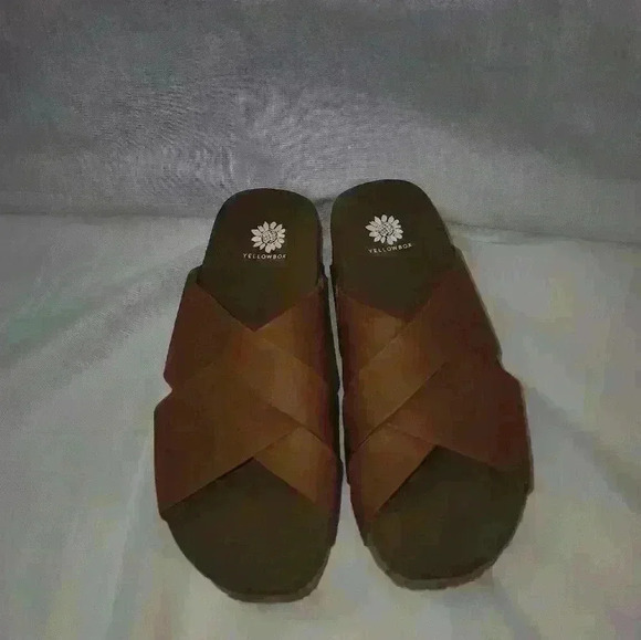 Yellow box chela sandals - Picture 2 of 7